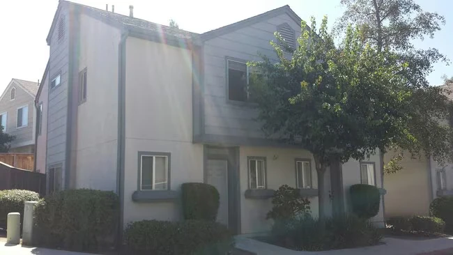 2208 Kings View Cir Spring Valley, CA 91977 photo 2