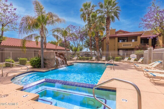 2929 W Yorkshire Dr Phoenix, AZ 85027 photo 3