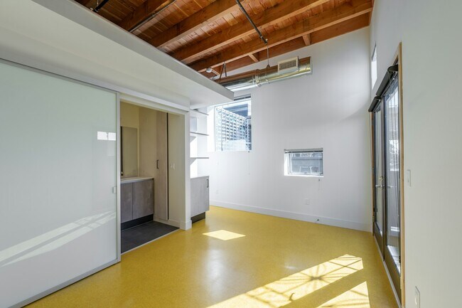 1932 Kearney Ave San Diego, CA 92113 photo 4