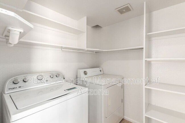 3642 E Desert Flower Ln Phoenix, AZ 85044 photo 5