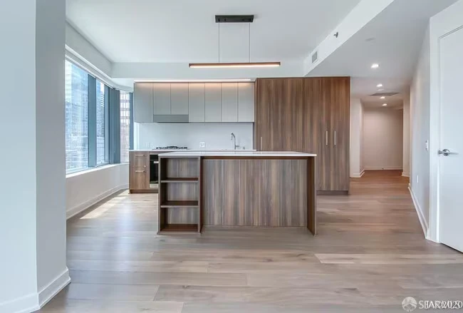 2BR/1BA Apartment on Spear St · San Francisco photo 5