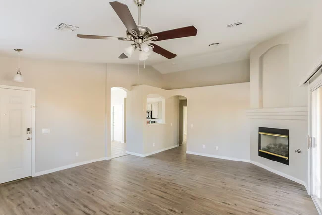 16104 W Jefferson St Goodyear, AZ 85338 photo 4