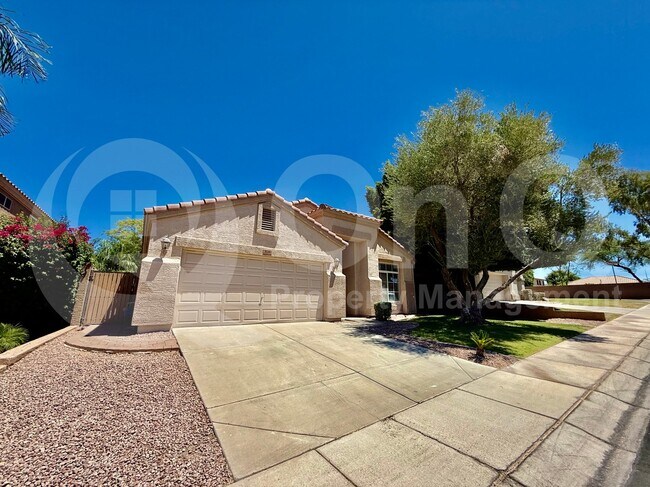 826 W Carob Dr Chandler, AZ 85248 photo 2