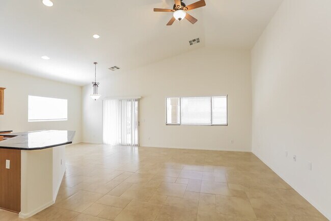 9127 W Elwood St Tolleson, AZ 85353 photo 4