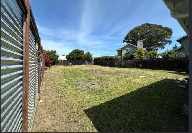 3293 Roland Dr Santa Cruz, CA 95062 photo 4