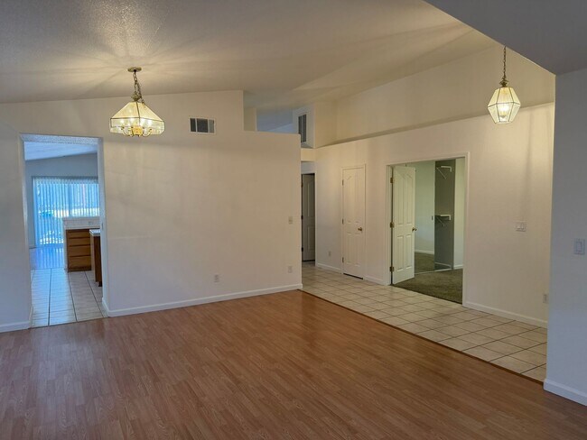 5331 Navajo Way Antioch, CA 94531 photo 3