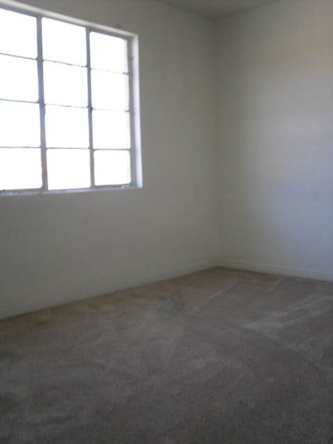 729 W University Dr Tempe, AZ 85281 photo 4
