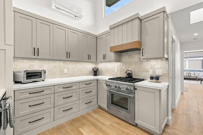 721 Brighton Ct San Diego, CA 92109 photo 5