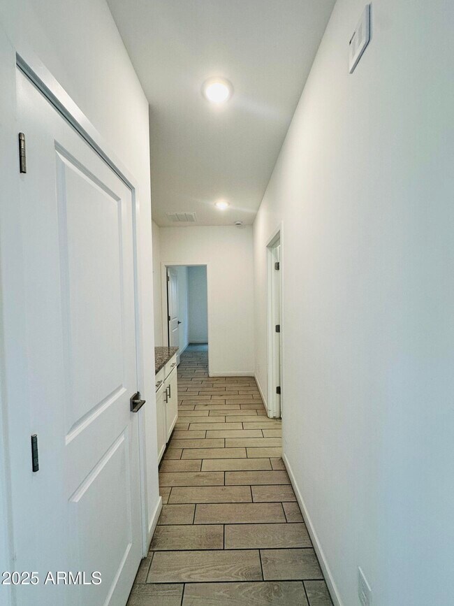 7425 W Nicolet Ave Glendale, AZ 85303 photo 5