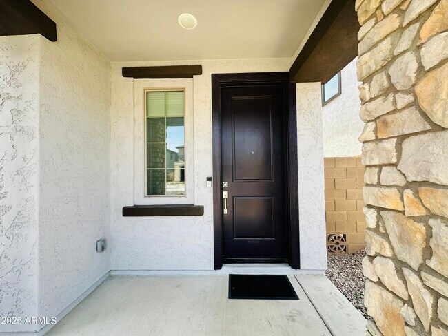 7425 W Nicolet Ave Glendale, AZ 85303 photo 3