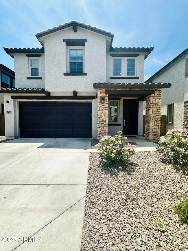 7425 W Nicolet Ave Glendale, AZ 85303 photo 2