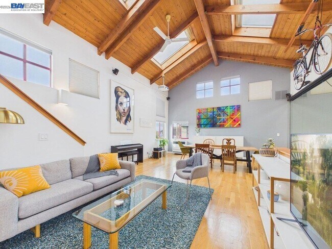 2932 Filbert St Oakland, CA 94608 photo 4