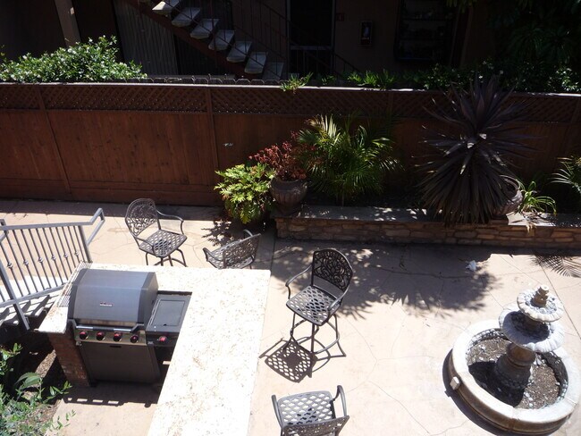 4520 51st St San Diego, CA 92115 photo 2