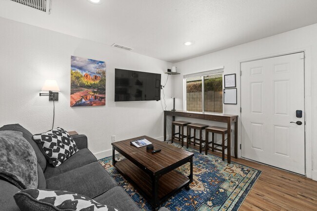 1110 E Polk St Phoenix, AZ 85006 photo 4