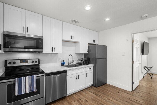 1110 E Polk St Phoenix, AZ 85006 photo 5