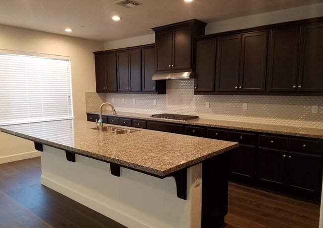 4215 Avalon St Tracy, CA 95377 photo 3