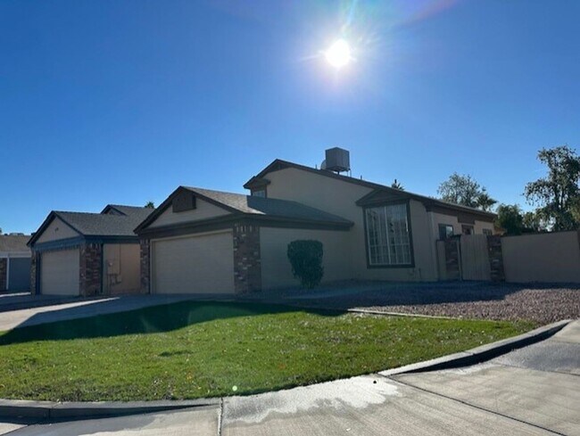 831 E Calle Del Norte Chandler, AZ 85225 photo 2