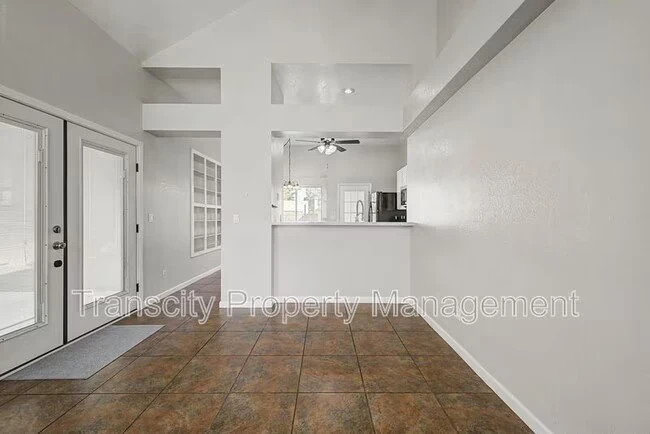 1825 E Secretariat Dr Tempe, AZ 85284 photo 4