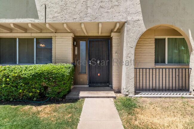 6837 E Osborn Rd Scottsdale, AZ 85251 photo 2