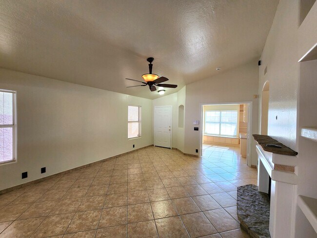 4226 E Graythorn Ave Phoenix, AZ 85044 photo 5