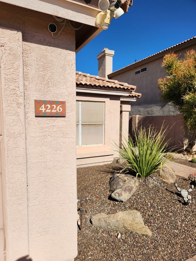 4226 E Graythorn Ave Phoenix, AZ 85044 photo 3