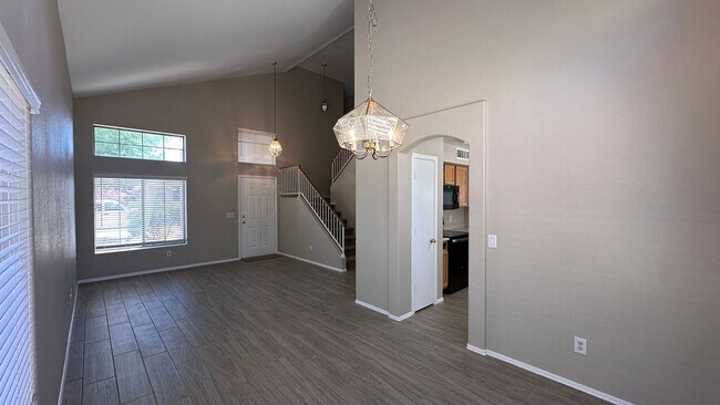 8546 W Rue De Lamour Peoria, AZ 85381 photo 2