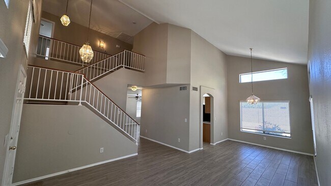 8546 W Rue De Lamour Peoria, AZ 85381 photo 3