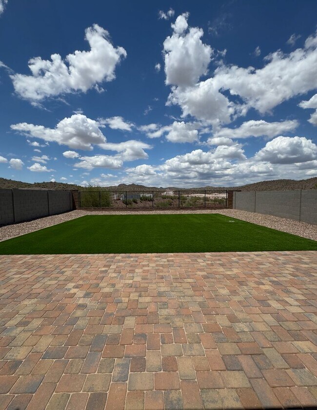 13276 W Eagle Feather Rd Peoria, AZ 85383 photo 3