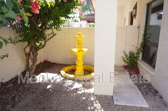 5002 E Hazel Dr Phoenix, AZ 85044 photo 4