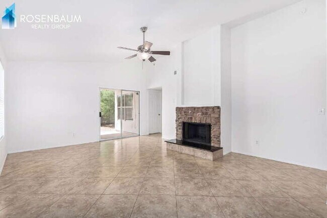 1503 W Remington Ct photo 2