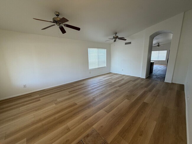 1225 N 159th Dr Goodyear, AZ 85338 photo 3