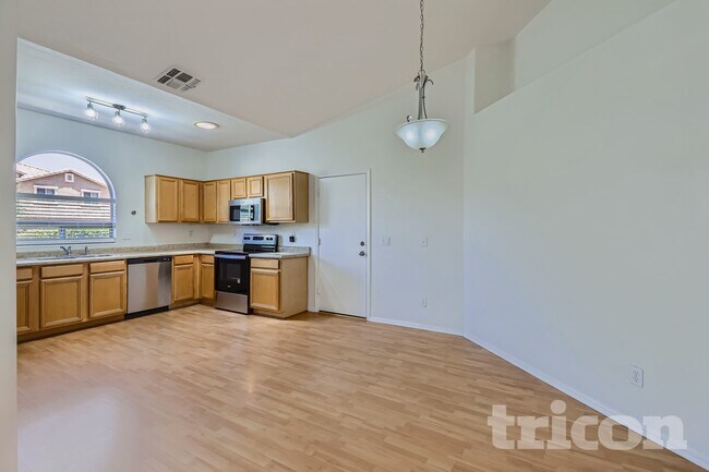 2733 E Gary Way Phoenix, AZ 85042 photo 5