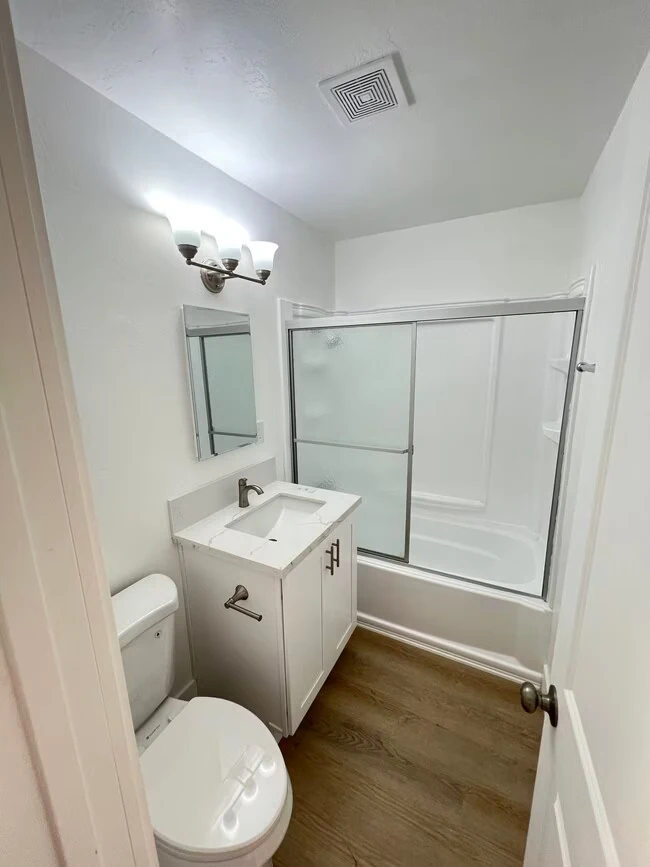 1916 Woden St San Diego, CA 92113 photo 5