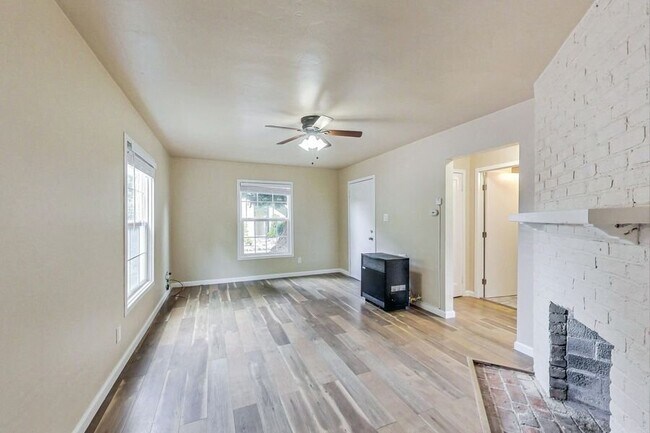 1814 Tenth St Berkeley, CA 94710 photo 3