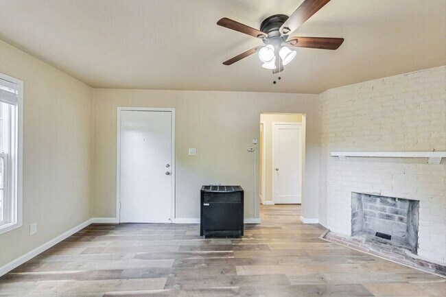 1814 Tenth St Berkeley, CA 94710 photo 2