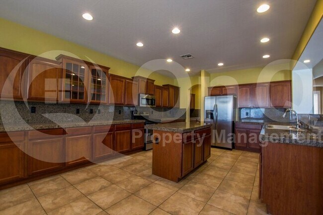 13618 W Crocus Dr Surprise, AZ 85379 photo 4