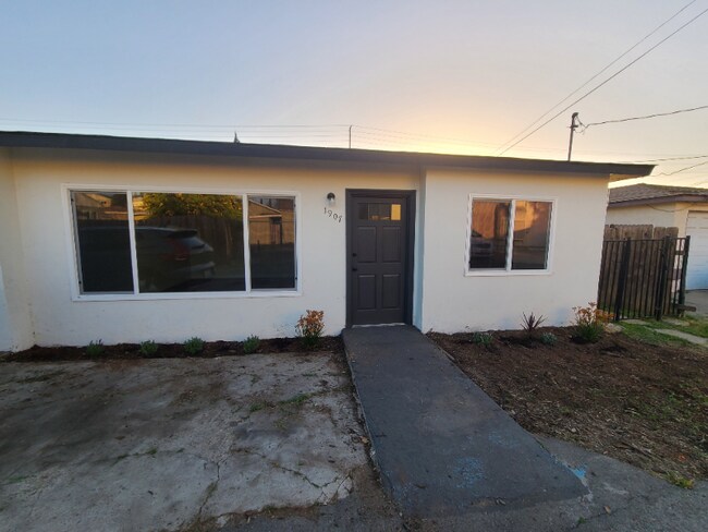 1907 D Ave National City, CA 91950