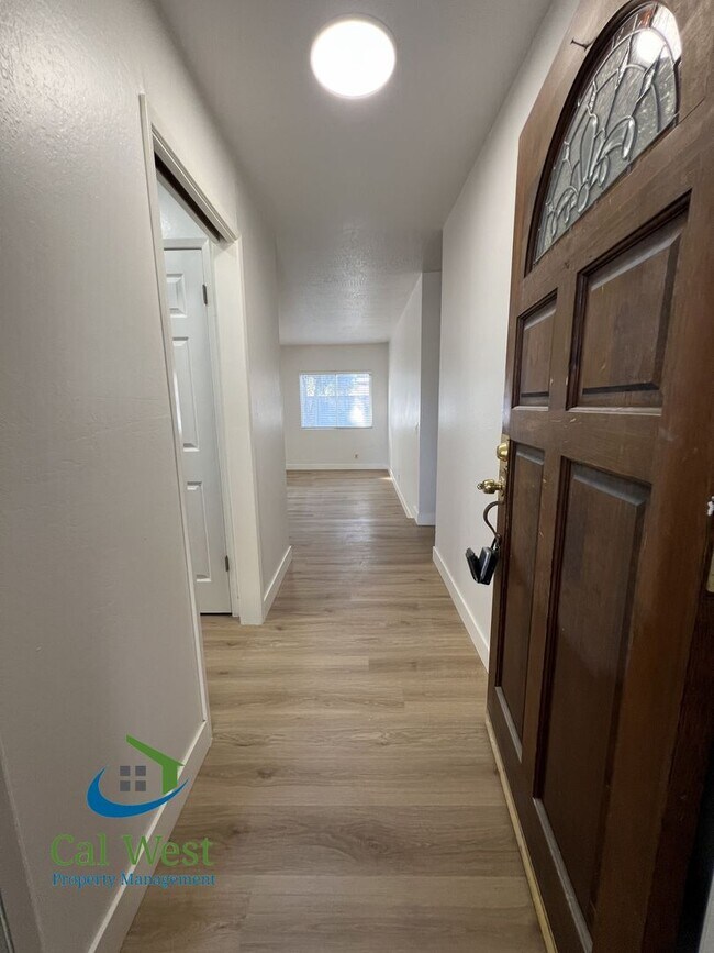 $5095 - Completely Remodeled 4 Br/2 Ba Bright And Spacious Evergreen Home photo 3