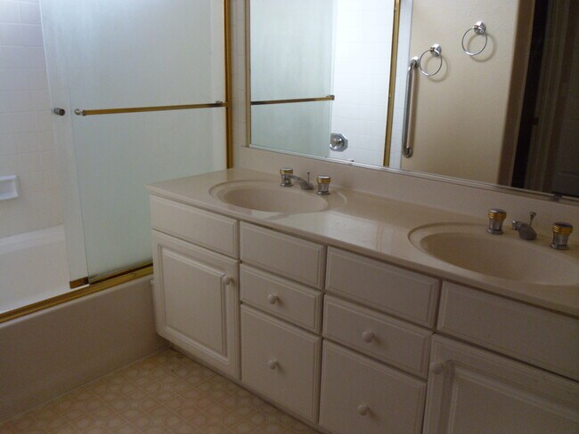 1891 E Erie St Chandler, AZ 85225 photo 2