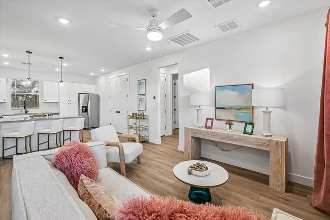 Rev3 at Avondale Station | Homes for Rent photo 2