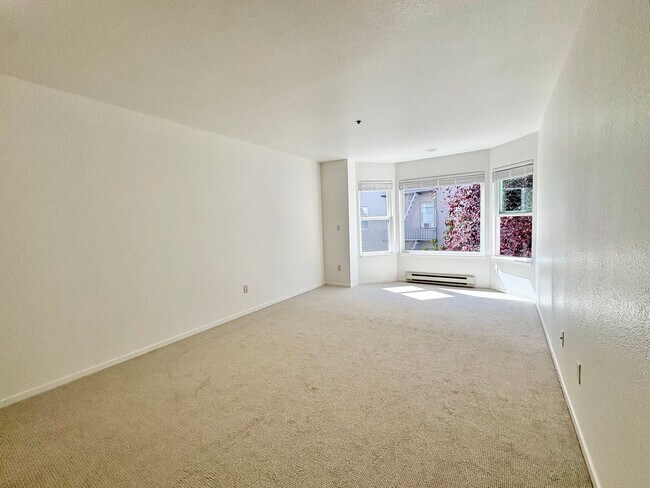 1945 Washington St San Francisco, CA 94109 photo 4