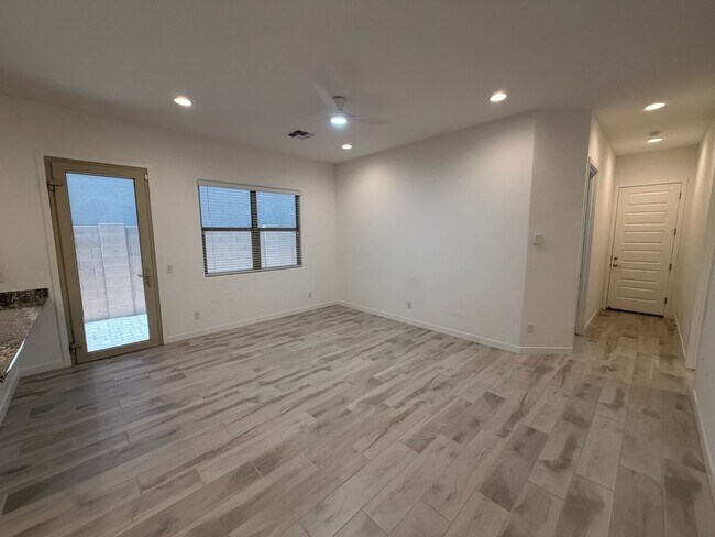 20119 W Pinchot Dr Buckeye, AZ 85396 photo 3