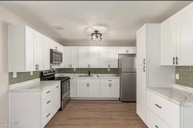 3540 W Monterey Way Phoenix, AZ 85019 photo 4