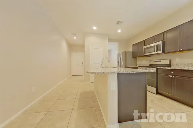 31062 W Mulberry Dr Buckeye, AZ 85396 photo 5