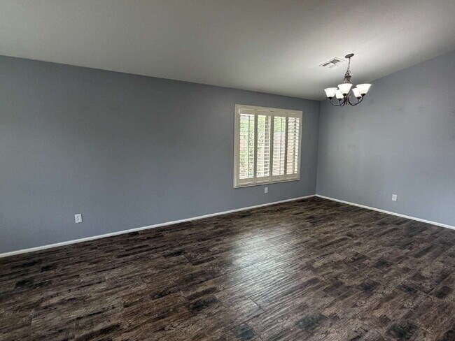 135 W Holstein Trl photo 4
