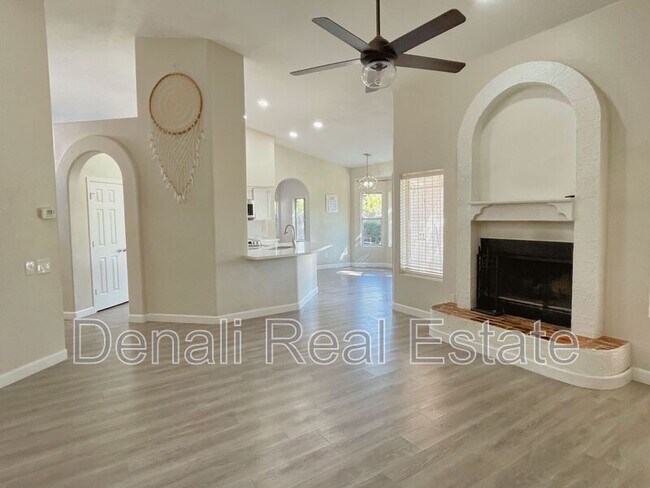 3109 N Meadow Dr Avondale, AZ 85392 photo 3