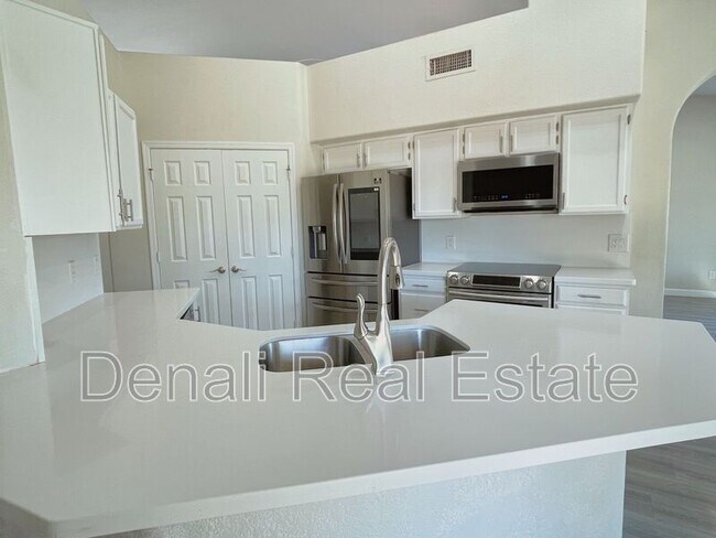 3109 N Meadow Dr Avondale, AZ 85392 photo 5