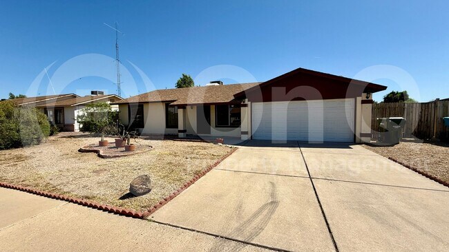 4827 W Michigan Ave Glendale, AZ 85308 photo 2