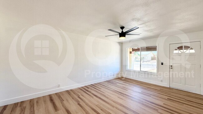 4827 W Michigan Ave Glendale, AZ 85308 photo 5