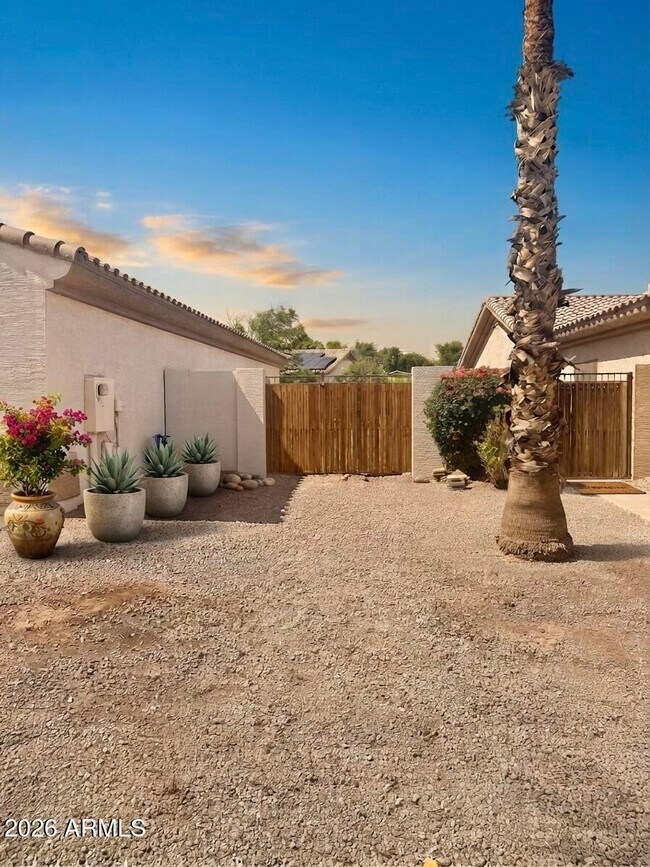 13278 W Roanoke Ave Goodyear, AZ 85395 photo 4